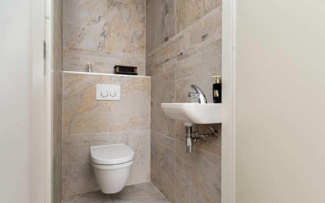 Luxurious 6-person Apartment in Grevelingenmeer Marina