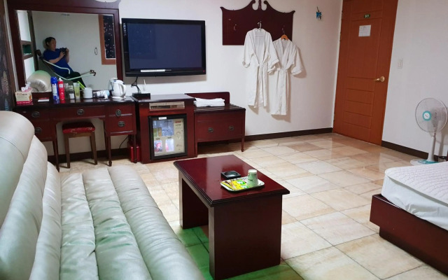 Plus Motel