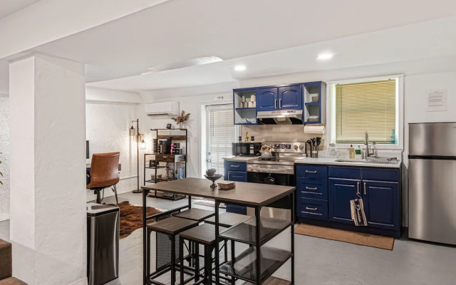 The Dapper Den Suite