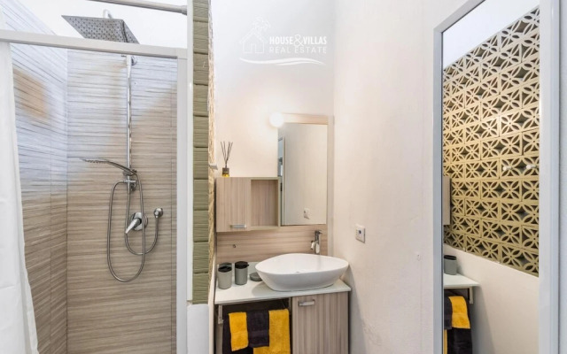 Casa Nostra in Noto With 1 Bedrooms and 1 Bathrooms