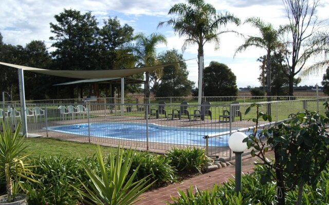 Aaroona Holiday Resort