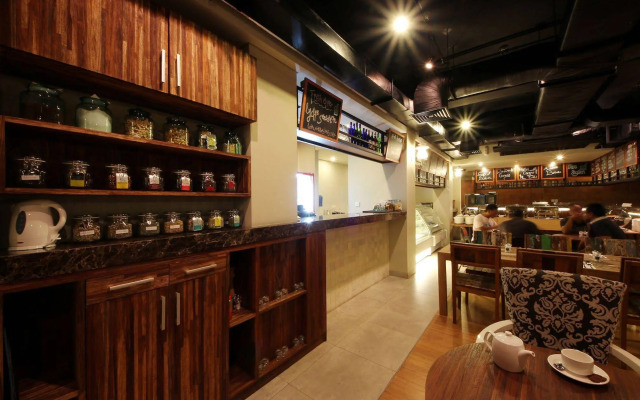 Adhi Jaya Sunset Road Hotel