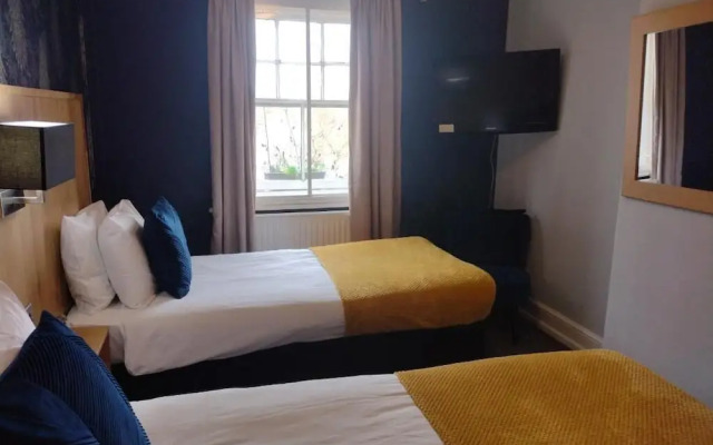 The Crown Inn - By Blunt Bars