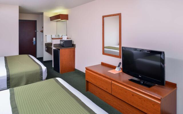 Travelodge Suites by Wyndham Newberg