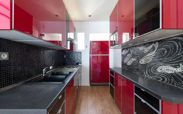 F33 by TLV2RENT