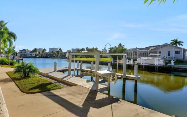 Waterfront Home With Pool, spa and Walk to Beach