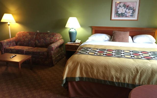 Quality Inn & Suites Howe - Sturgis
