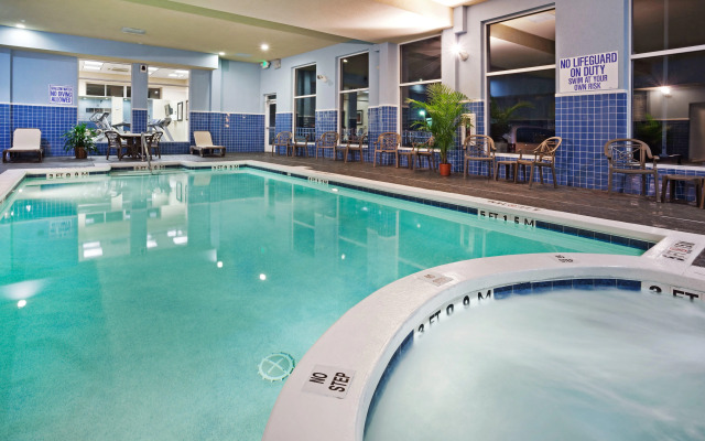 Holiday Inn Hotel & Suites Beaufort at Highway 21, an IHG Hotel