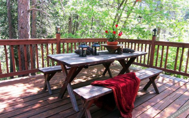 The Red Rooster Lodge