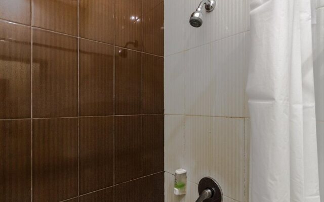 RedDoorz @ Jalan Gunung Merapi