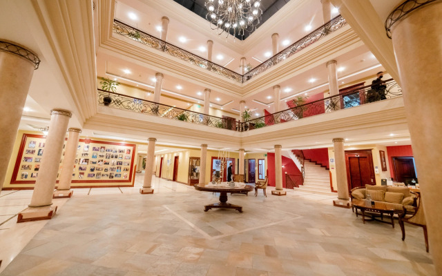 Grand Victoria Boutique Hotel