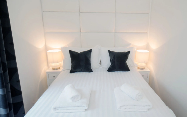 Edinburgh Castle Apartments and Suites