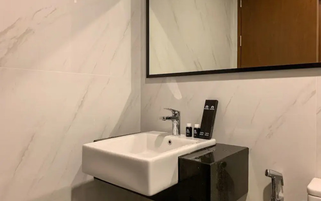 Cozy Living And Tidy 2Br Ciputra World 2 Apartment