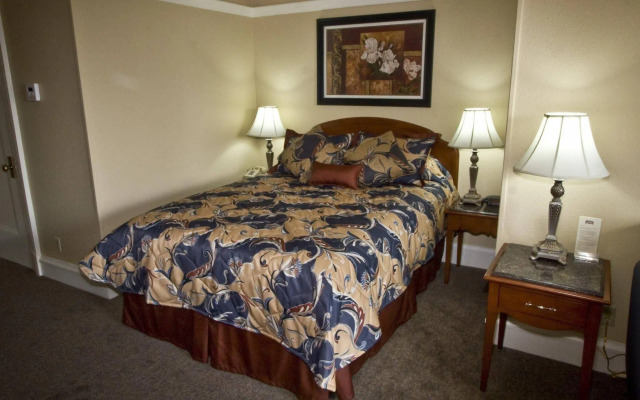 Gaslamp Plaza Suites