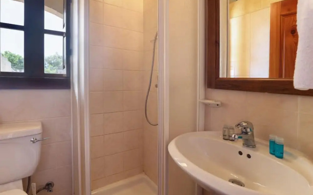 Your Rustic Retreat in Gozo With a Pool