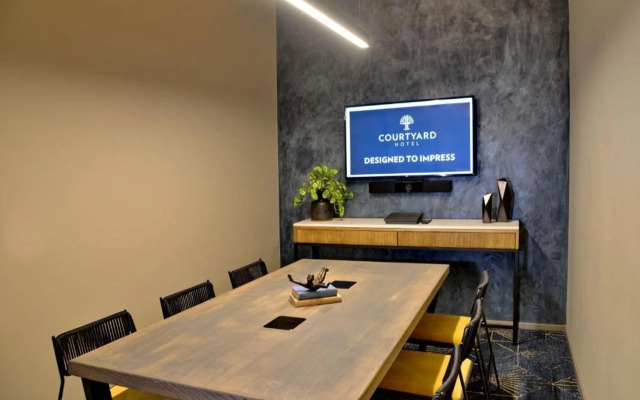 Courtyard Hotel Waterfall City