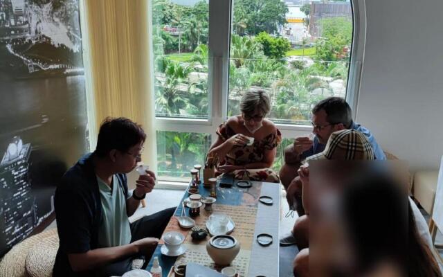 Crafa Harbour Hotel