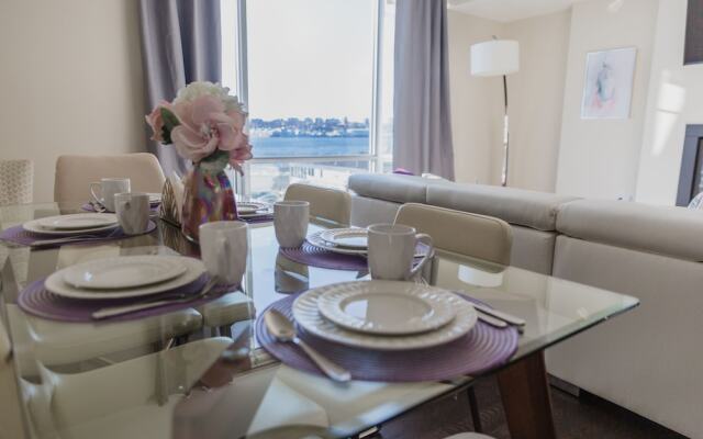 Simply Comfort. King's Wharf Apartments