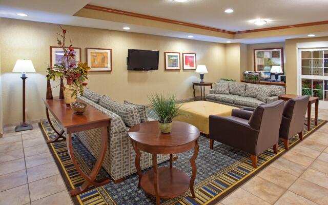 Candlewood Suites Elgin, an IHG Hotel