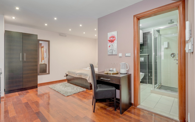 Palace Suites Heritage Hotel – Adults Only