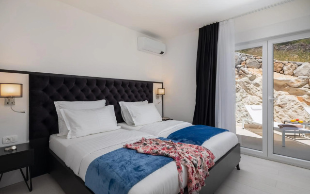 Villa Adria View with Heated Pool II