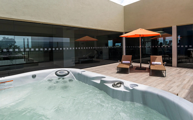 Holiday Inn Express Mexico Aeropuerto by IHG