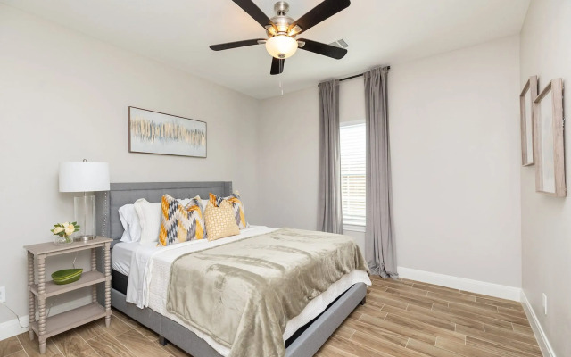 Modern Elegance:Minutes from NRG, Houston