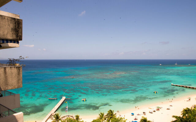 Baywatch Beach at Montego Bay Club