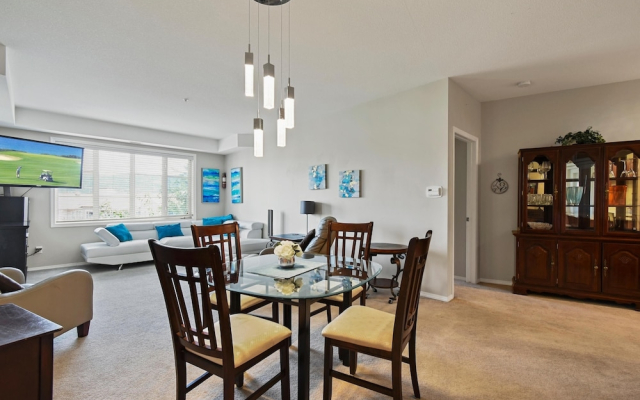 1204 Country Club Drive - 2 Bed + Den