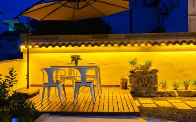 Mingyue Huating Homestay