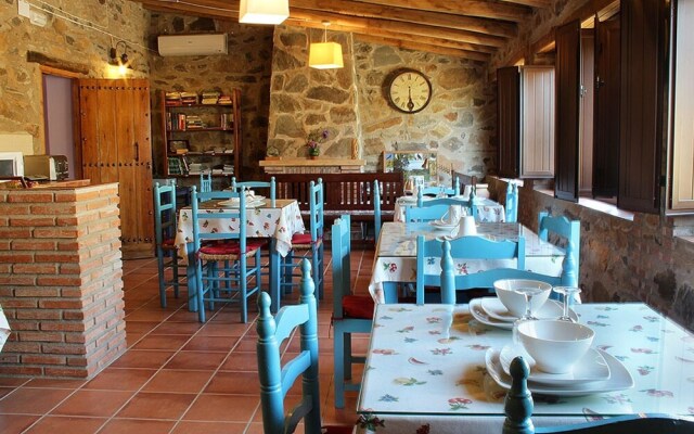 Rural Farmhouse in Valencia de Alcántara With Pool