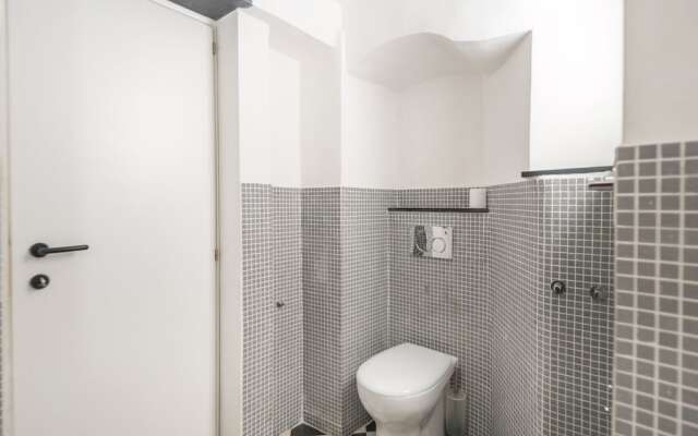 Modern Apartment in Genova Near Christopher Columbus House