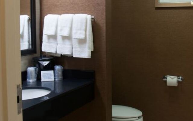 Comfort Inn & Suites South Akron