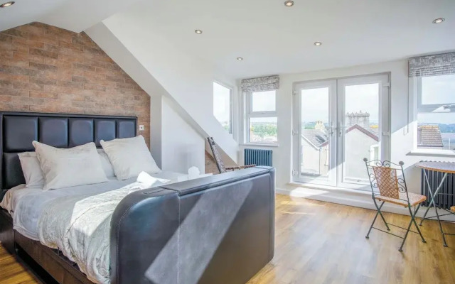 Overland Road 4 Bed House Mumbles