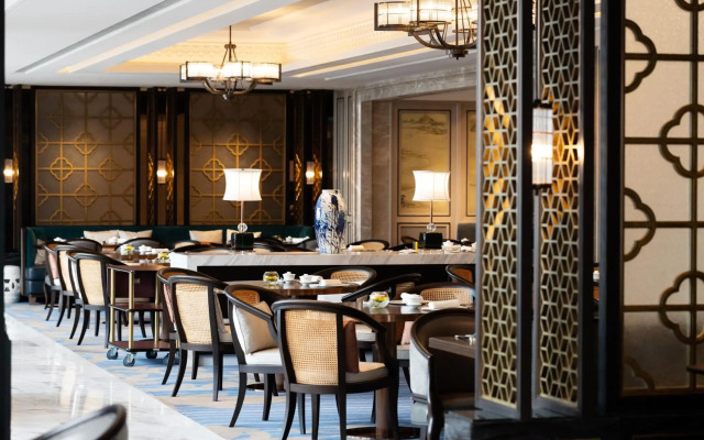 Sheraton Hong Kong Tung Chung Hotel