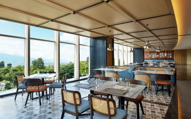 Four Points by Sheraton Dali, Erhai