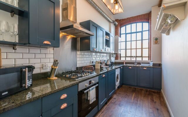 Apartment 86