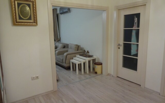 Luxerious Three Bedroom Apartment