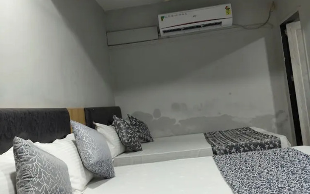 OYO 1376 Hotel Anjani inn