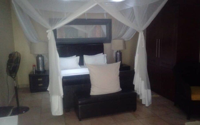 Shamba Lodge