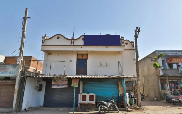 Silver Guest House By OYO Rooms