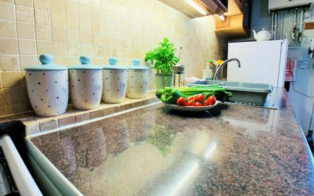 F2 Charming City Centre Apartment full of Character