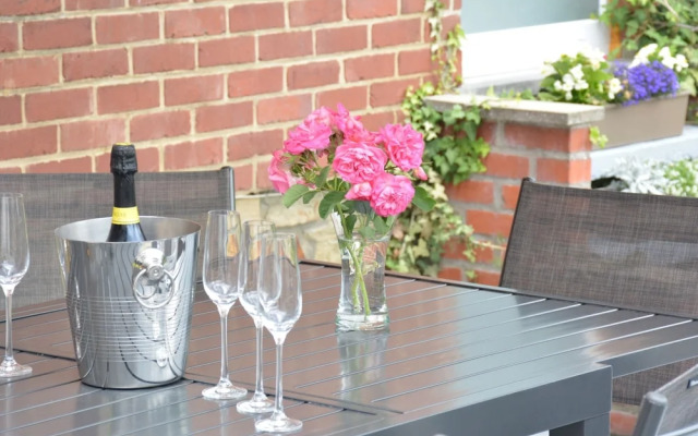 Luxurious Holiday Home in Hamoir With Terrace