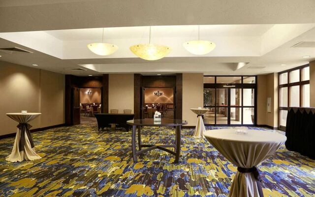Embassy Suites Phoenix - Tempe
