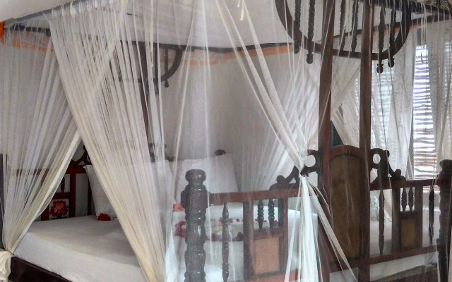 Moonshine Uroa Boutique Hotel