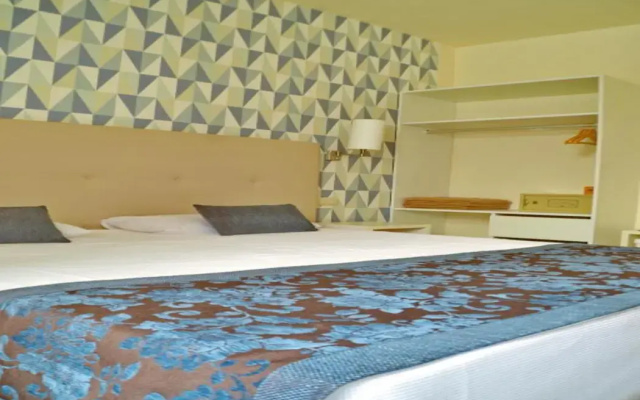 Ouril Hotel Julia