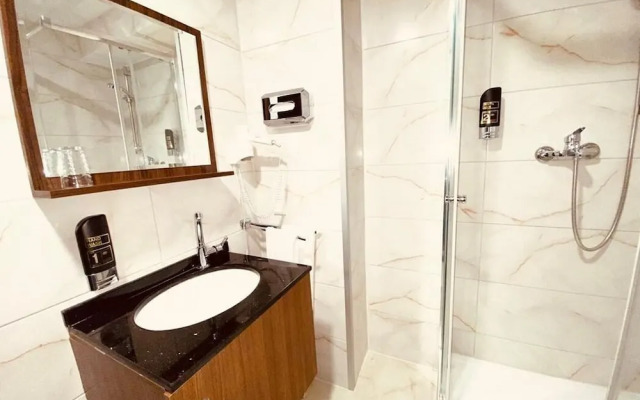Louis Hotels