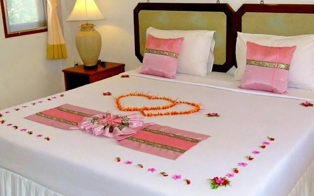 Koh Mook Charlie Beach Resort & Hotel