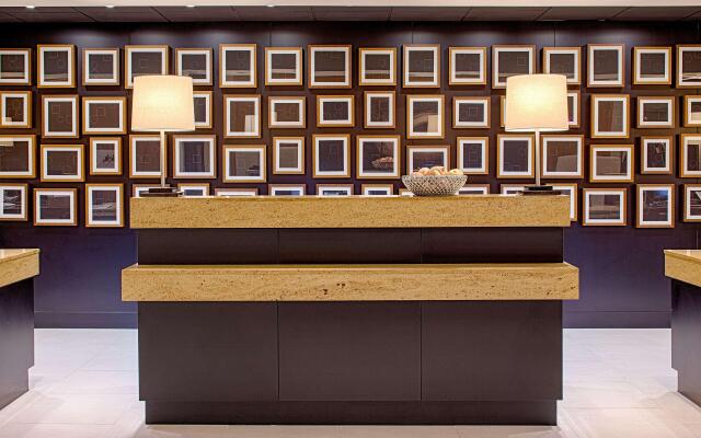 DoubleTree by Hilton Hotel Houston - Greenway Plaza