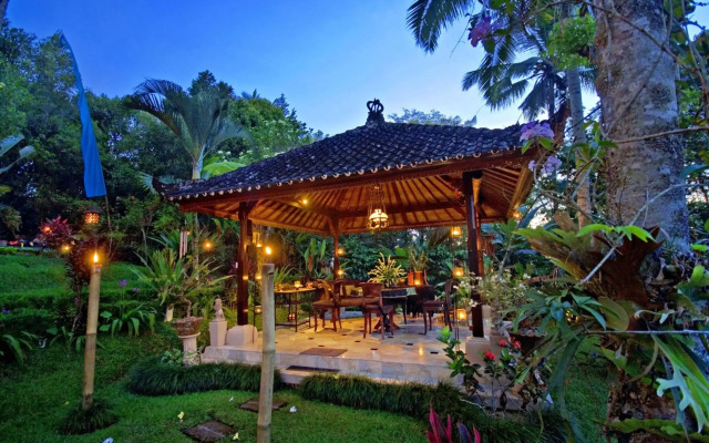 The Mahogany Villa